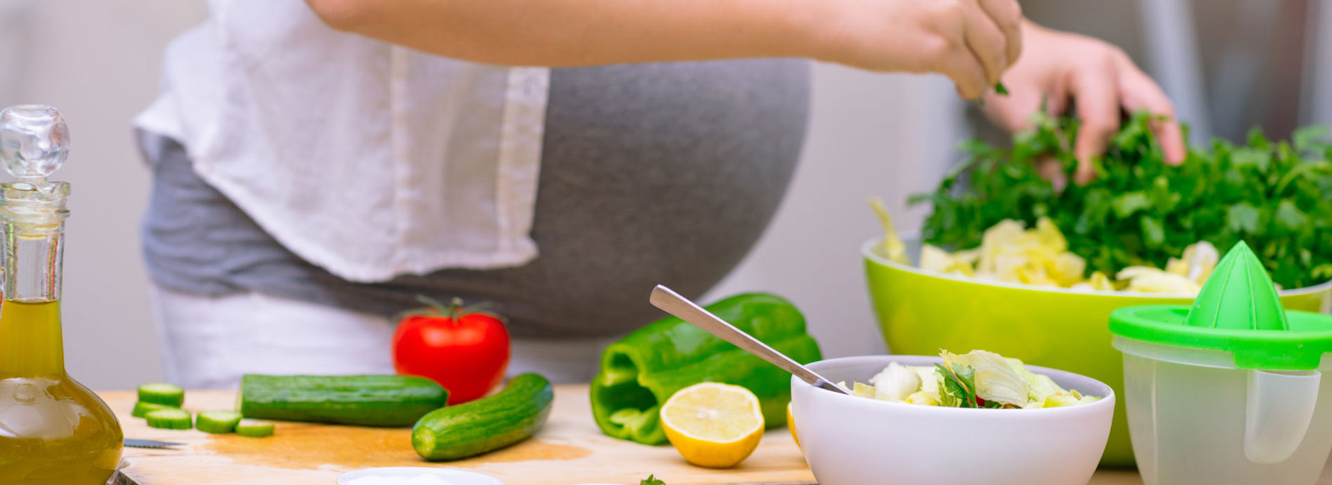 healthy-pregnancy-concept-PCRHKUA-1-1